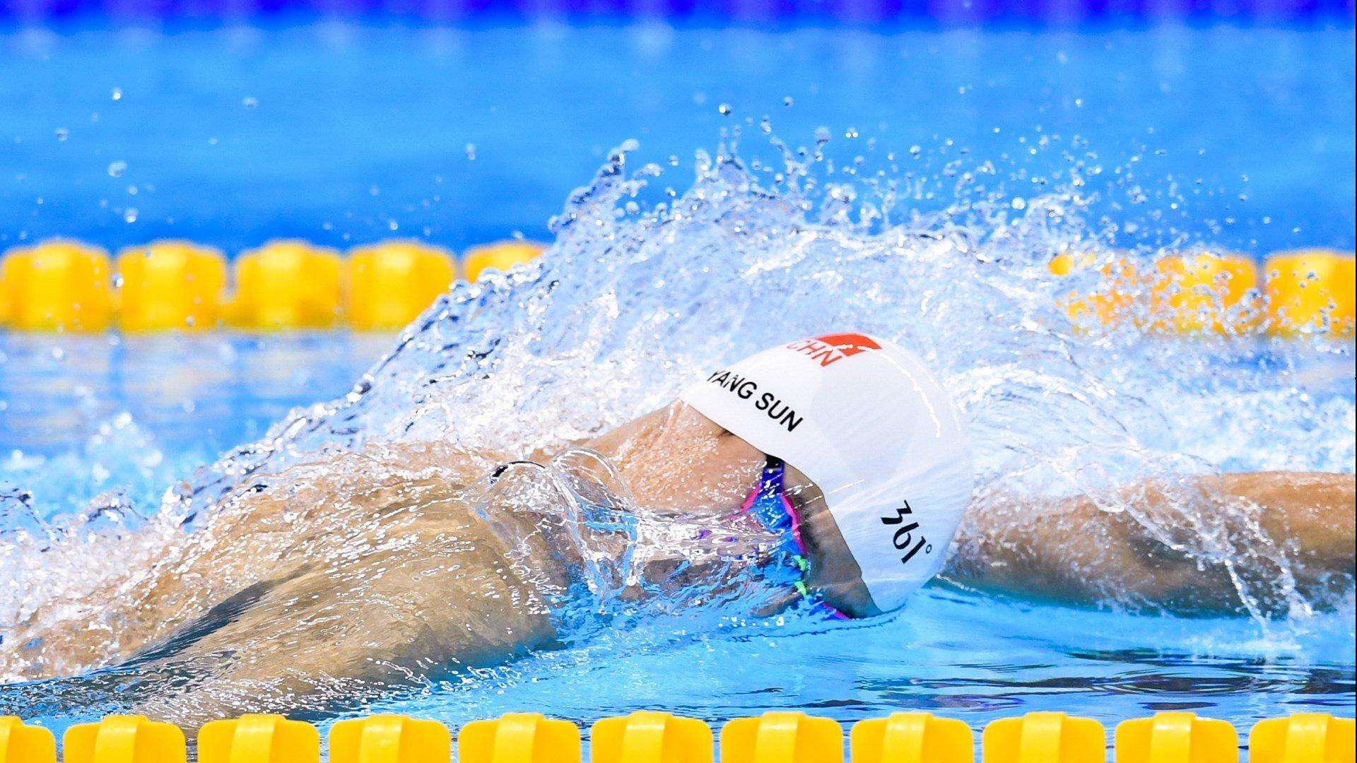 巅峰对决!双方拼尽全力上演赛场精彩瞬间