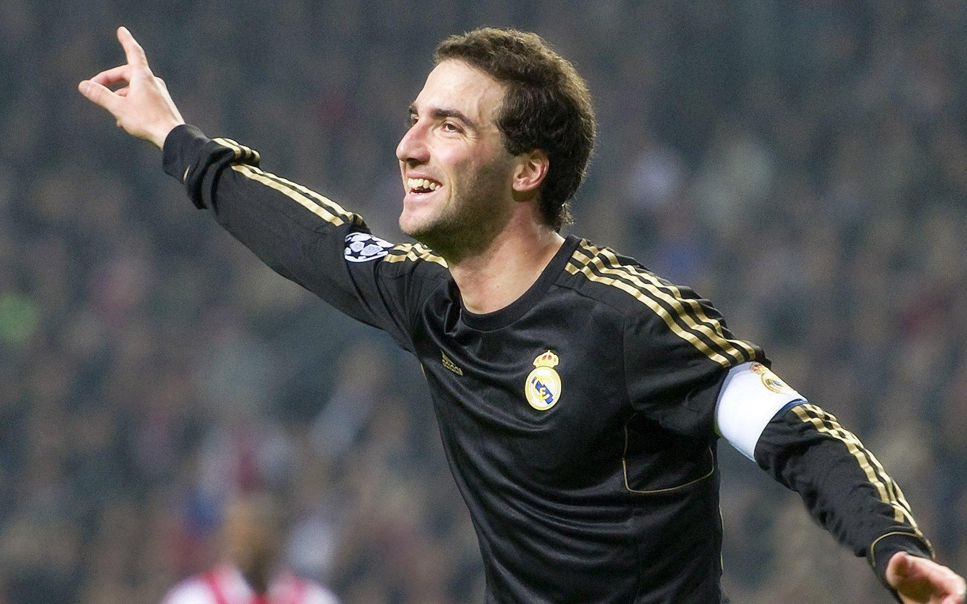 中国冰壶队世锦赛表现亮眼，新生代选手展现强劲实力